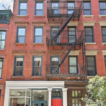 21 Downing St New York NY  10014