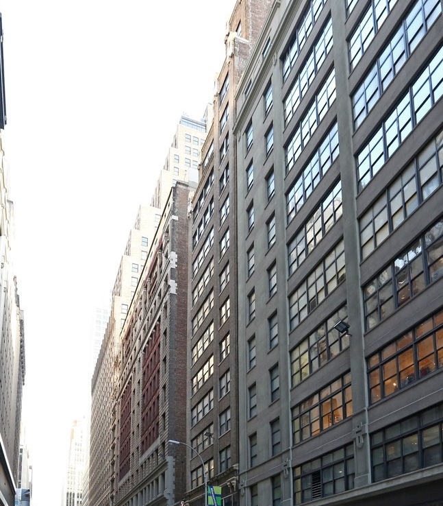 230 W 39th St New York NY 10018