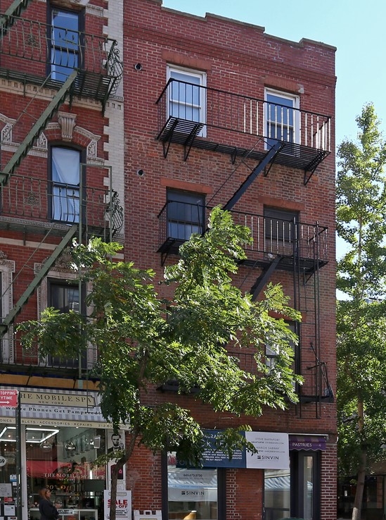 257 Bleecker St New York NY 10014