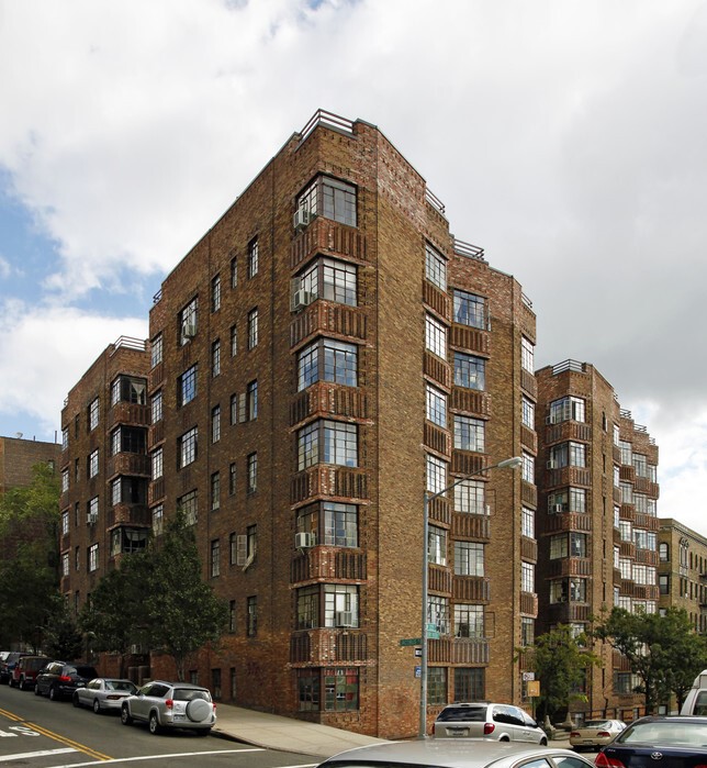 135 W 225th St Bronx NY 10463